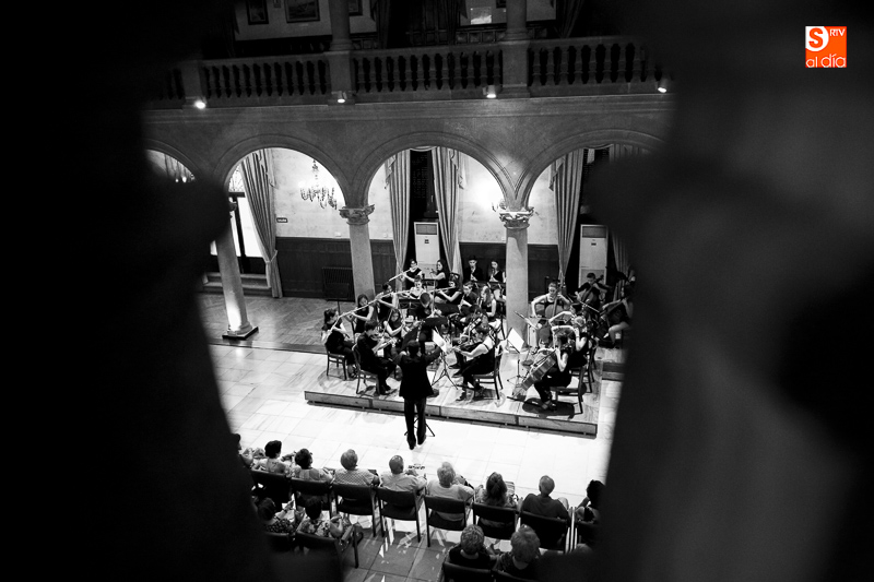 Foto 4 - Gran exhibición de la Joven Orquesta Sinfónica Antonio Machado en el Casino