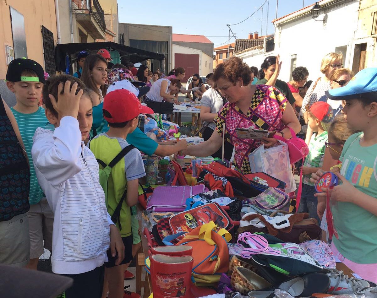 Los escolares manejan una moneda propia para incentivar el trueque solidario