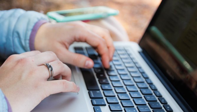 Los beneficiarios serán los habitantes de zonas donde no haya operador y de localidades de menos de 500 habitantes