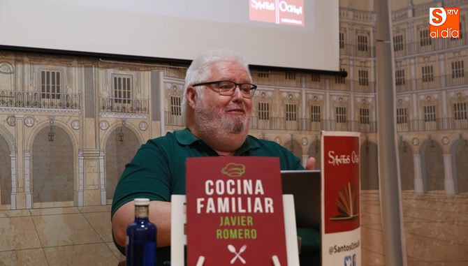 Javier Romero, este jueves en la Librería Santos Ochoa presentando Cocina familiar