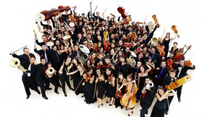 La Joven Orquesta Nacional de España (JONDE) fue creada en 1983 para contribuir a la formación de músicos de nuestro país