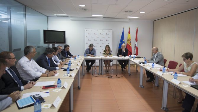 Milagros Marcos se ha reunido con los agentes firmantes de la plataforma del vacuno de leche para hacer balance un año después de su creación