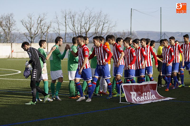El Guijuelo se ha enfrentado al filial del equipo asturiano en varias ocasiones.