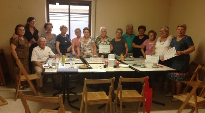 La entrega de diplomas pone fin a los talleres para mayores