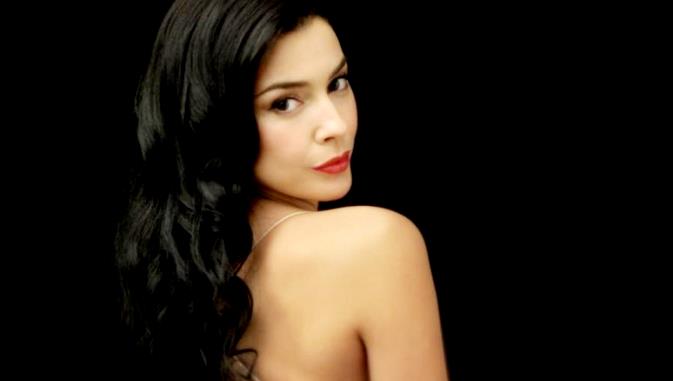 Yoio Cuesta, cantante