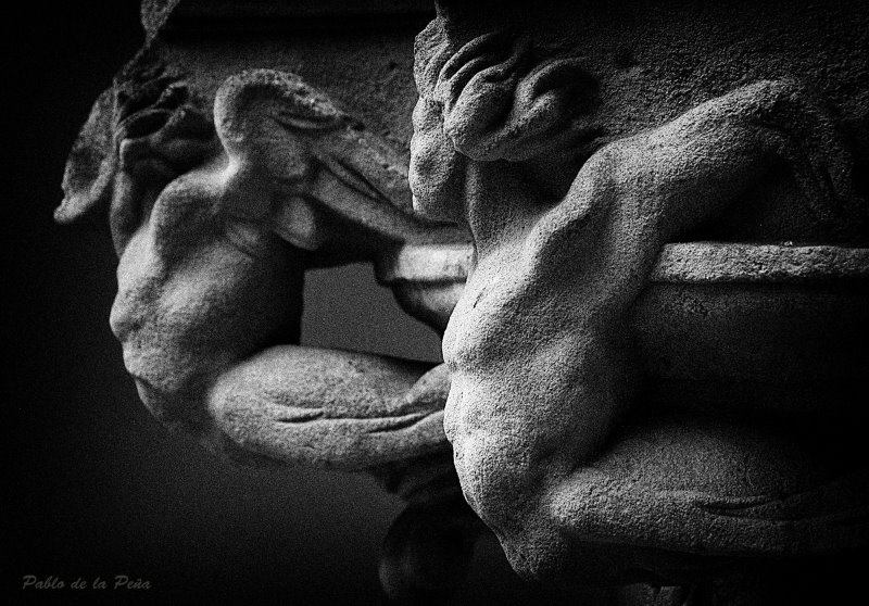 La piedra que adivina el mundo