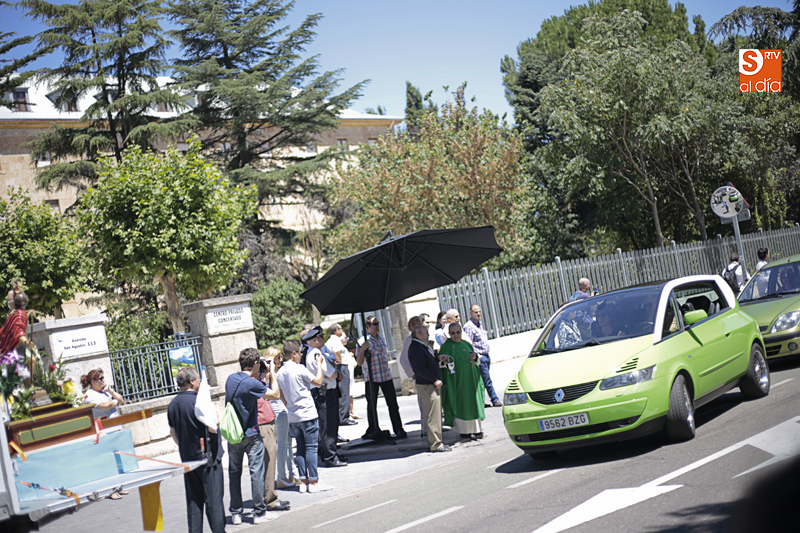 Tradicional bendición de la fiesta del patrono de los conductores, San Cristóbal, en la avenida de San Agustín / Foto de Alejandro López