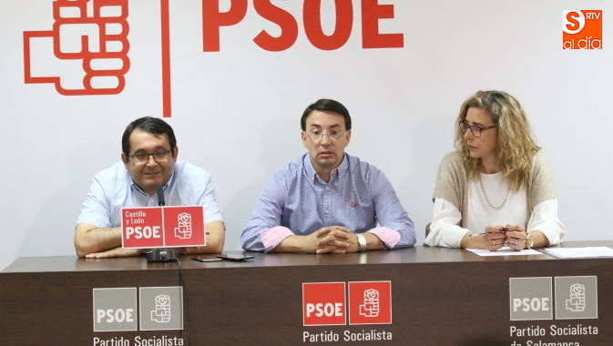 Juan Luis Cepa, Fernando Pablos y Ana Muñoz de la Peña, procuradores del PSOE por Salamanca / Foto de Alberto Martín