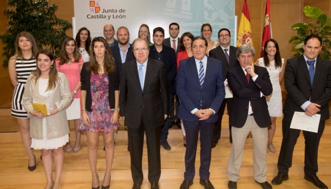 Reconocimiento a los profesionales que finalizan su residencia en los centros asistenciales de Castilla y León
