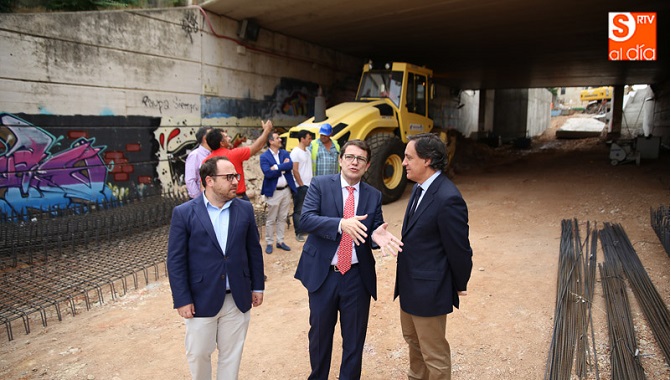 El alcalde y varios concejales han visitado las obras del túnel del Portillo de San Vicente. Foto: Alberto Martín