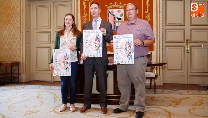 Helena Fernández, Enrique Sánchez-Guijo y José Blázquez, en la presentación del Nacional