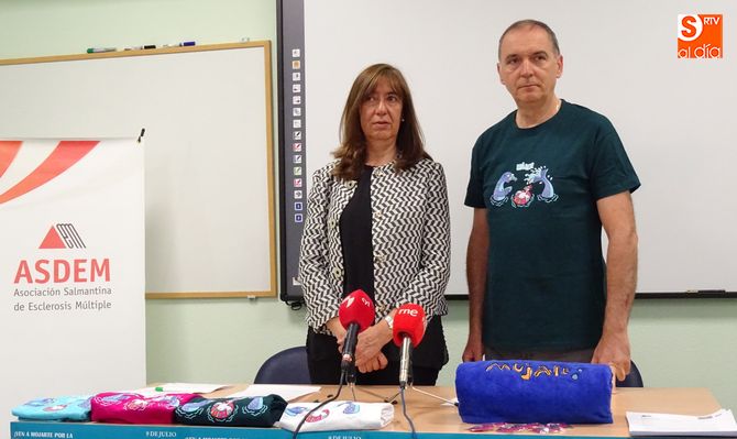 La concejala María José Fresnadillo y el presidente de ASDEM, Felipe Ramos