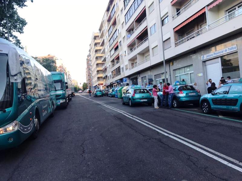 Protesta de Autoescuelas El Pilar en la mañana del miércoles