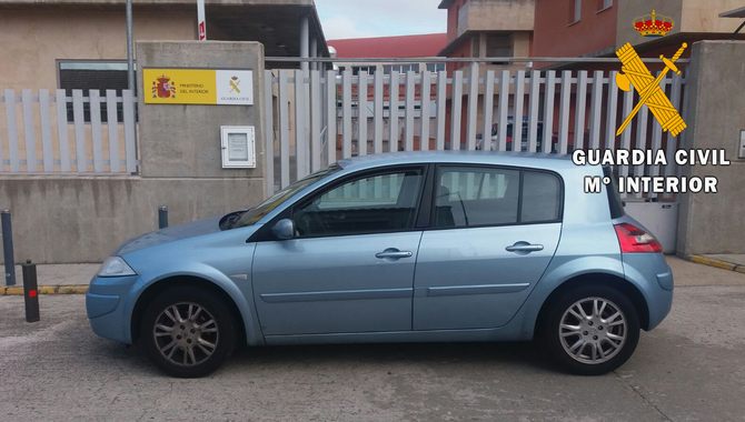 Vehículo con el que se desplazaban para cometer los hurtos / G. C.