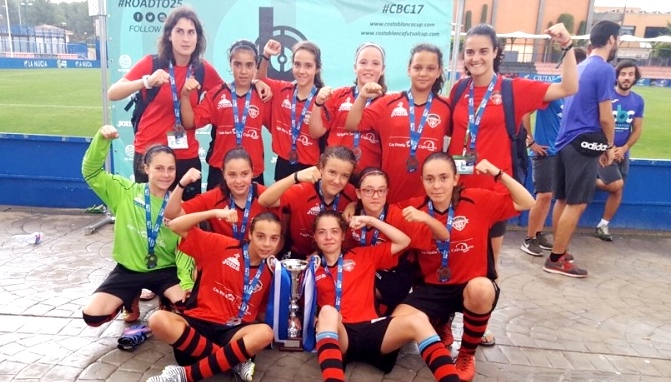 Jugadores del CD Salamanca celebrando el subcampeonato