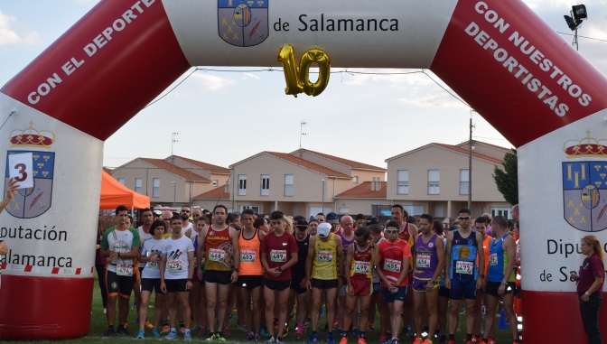 Más de 200 participantes en la décima carrera popular de Villoruela