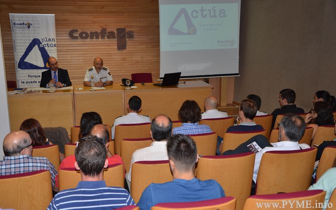 La Policía Nacional conciencia a los comerciantes salmantinos en la prevención de delitos   