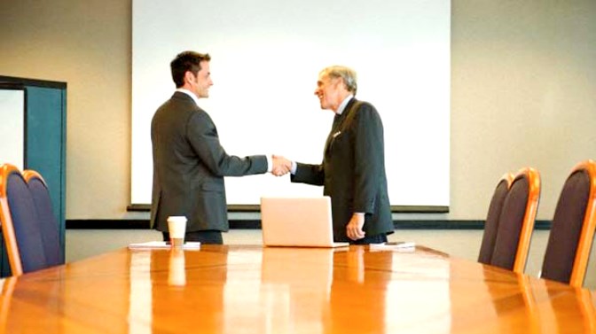 Comparando la oferta de empleo de junio con los niveles registrados en el mismo período del año anterior, crecen las vacantes en todo tipo de puestos de trabajo, especialmente aquellos relacionados con Comercial y ventas