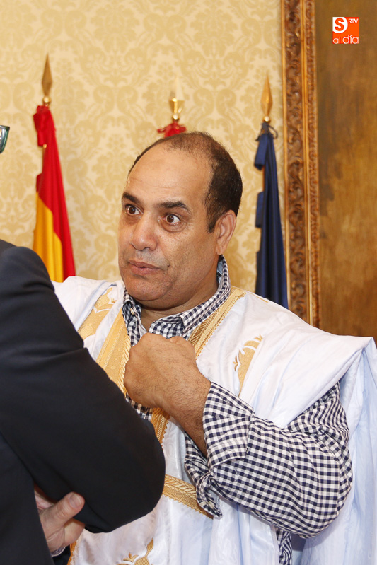 Foto 2 - El alcalde recibe a 23 niños saharuis que pasarán el verano en Salamanca
