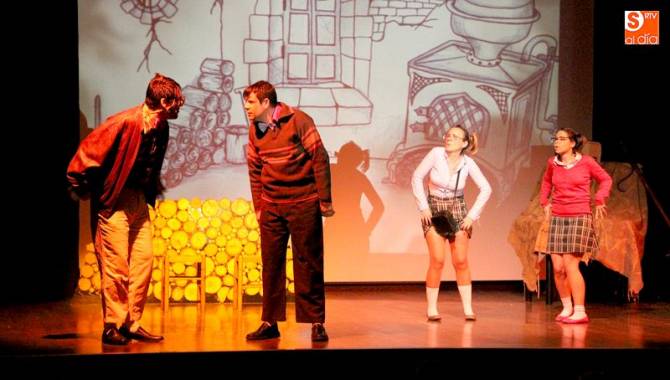 Una de las representaciones de la obra de Vitiriteros en Vitigudino / CORRAL