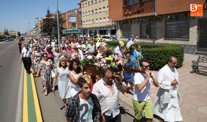 Procesión de la Virgen del Carmen por las calles. Foto: Alberto Martín