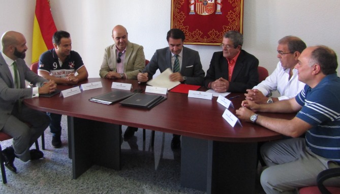 Firma del convenio para rehabilitar cuatro nuevas viviendas