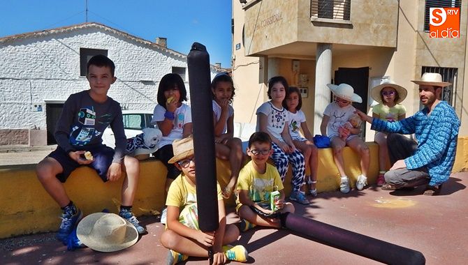 Los niños de la ludoteca de Almenara de Tormes en una de las jornadas de esta semana
