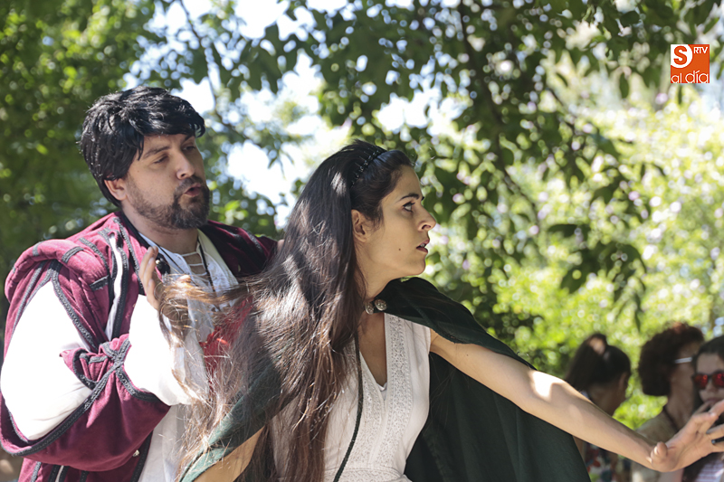 La ruta teatralizada recorre varias calles de la ciudad (Foto de Álex López)