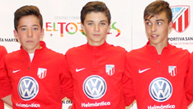 Alejandro López Vadillo, en el centro de la imagen