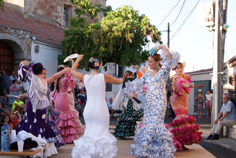 Las populares sevillanas cierran las fiestas en San Pedro de Rozados  