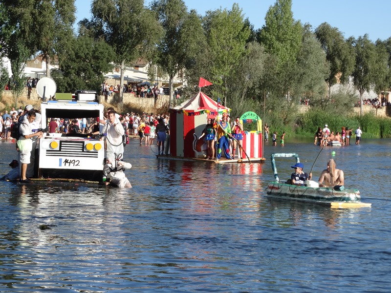 La bajada de los OFNIS, uno de los ejes de las fiestas