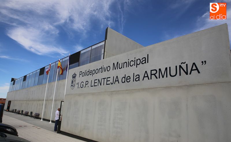 Izquierda Unida y PSOE se oponen a la privatización de la gestión del polideportivo municipal