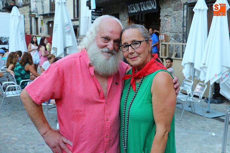 Tomás Hernández, pregonero, junto a la alcaldesa Concha Hernández