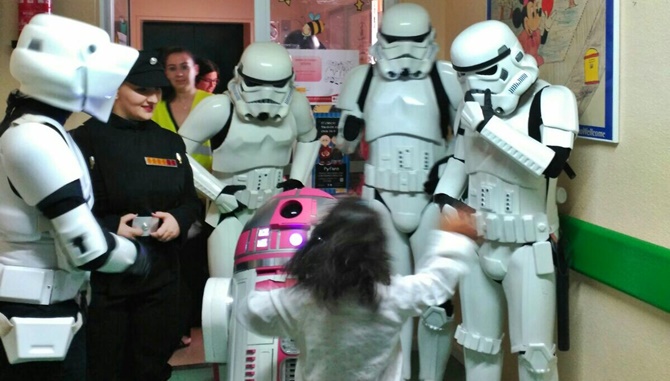 Las tropas imperiales de Star Wars, en la planta de Pediatría