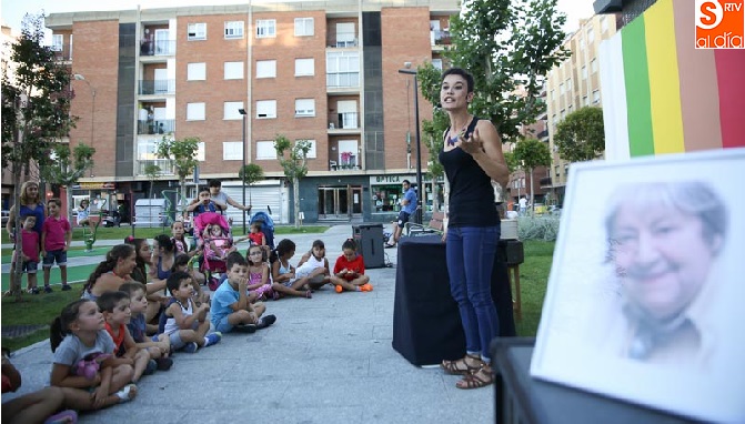 Los niños han seguido con gran atención a Katúa Teatro. Foto: Alberto Martín