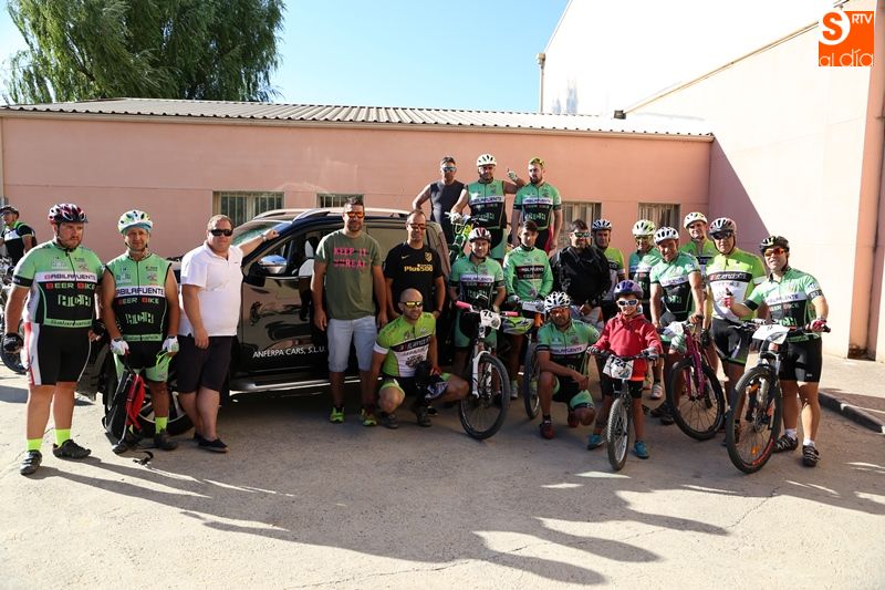 Integrantes de Babilafuente Beer Bike antes del inicio de la ruta