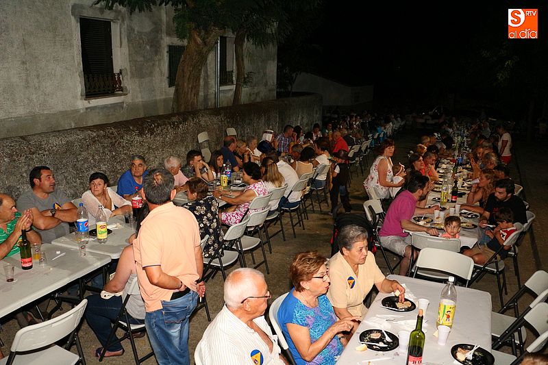 Las altas temperaturas permitieron una agradable cena al aire libre