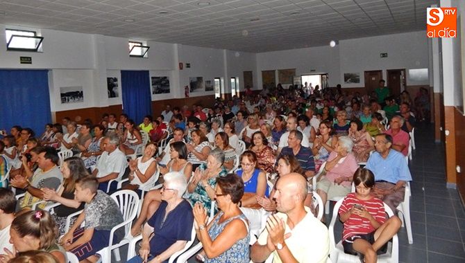 Lleno en el Multifuncional en las fiestas de Almenara de Tormes