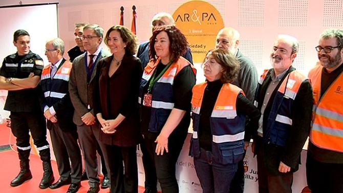 La consejera de Cultura, Josefa García Cirac, junto a integrantes del UGRECYL