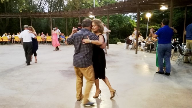 El tango en el Parque de los Jesuitas ya es una cita habitual cada verano