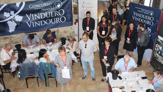 Mijares y José Luis Pascual momentos antes de que comenzasen las catas