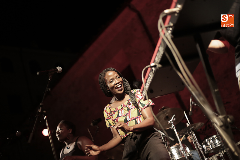 Funky Step & The Sey Sisters en los jardines de Santo Domingo (Foto de Álex López)