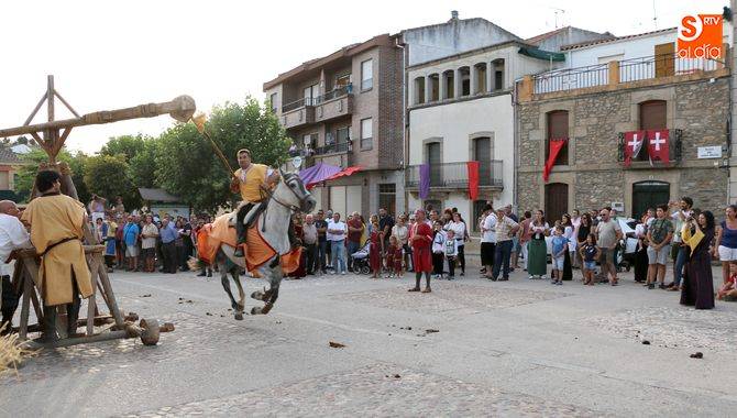 Hinojosa vibra con la representación del levantamiento contra el feudal
