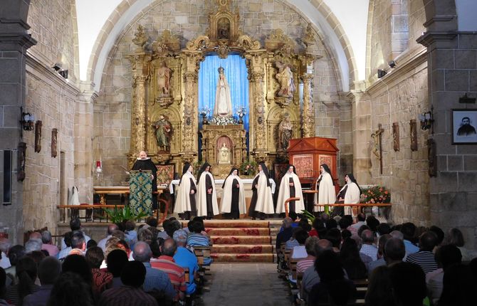 Tan sobrada como el alcornoque  