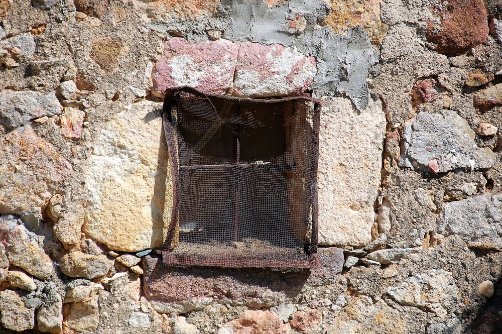 Una tierra, una mina, sociedades rotas