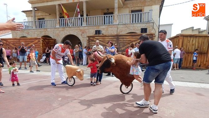 Encierro chiquito con carretones en Valdelosa