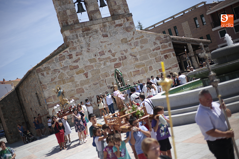 Procesión de San Roque por las calles de Carbajosa. Foto: Alejandro López