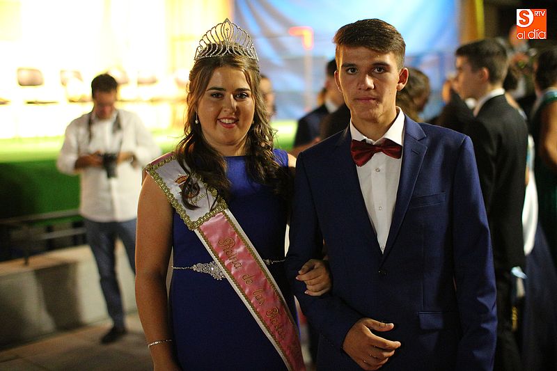 Laura García, Reina de las Fiestas 2017, con su acompañante Álvaro Morocho