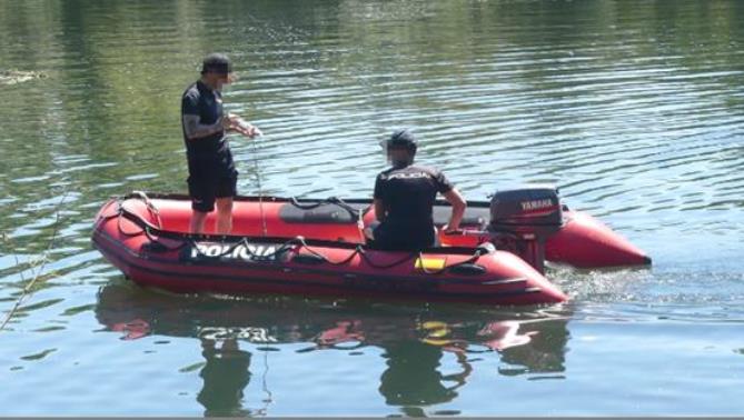 Buceadores del Grupo Especial de Operaciones (GEO)