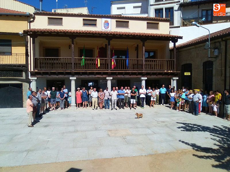 La Sierra de Francia guarda silencio por los atentados terroristas
